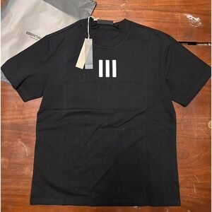 Black essentials Tee Men’s medium